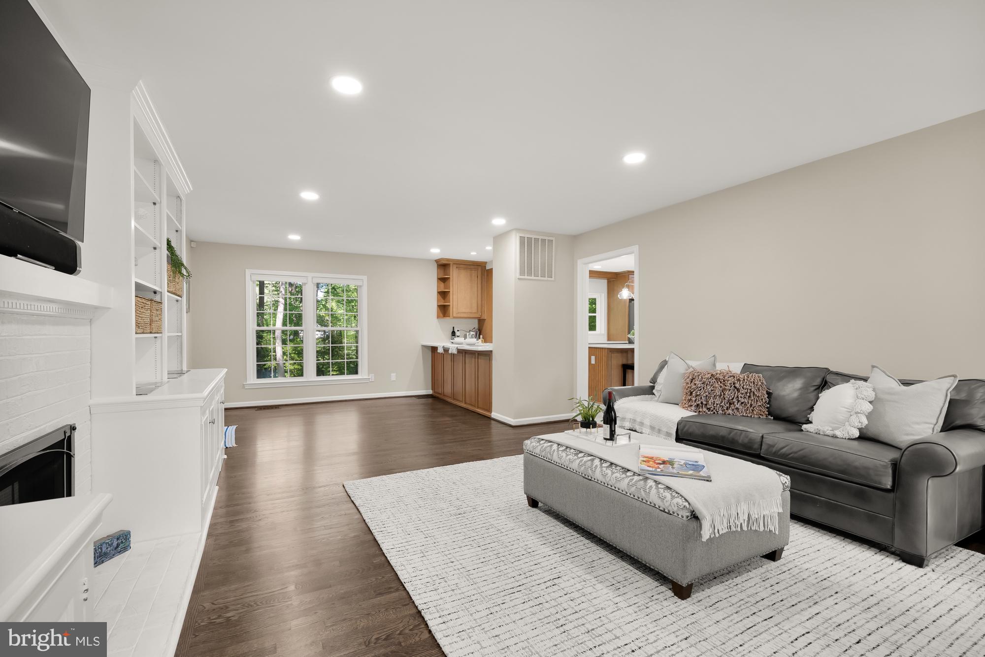 11312 Lapham Dr