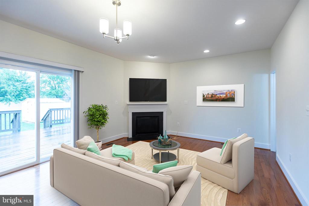 4904 Apple Tree Dr