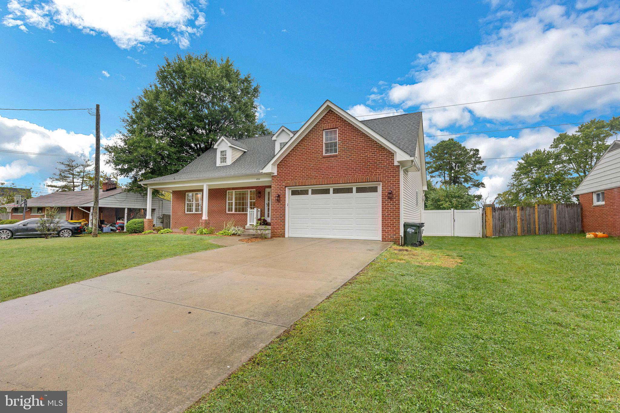 4904 Apple Tree Dr