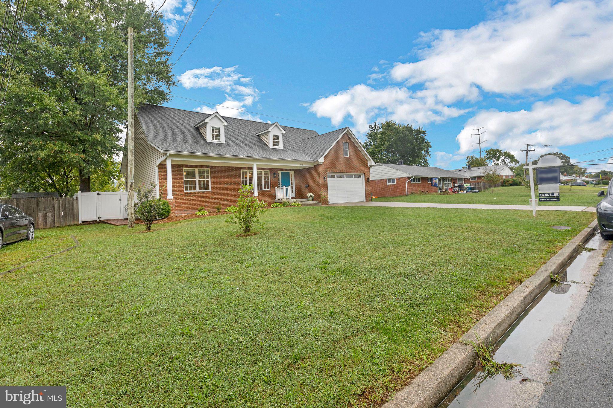 4904 Apple Tree Dr