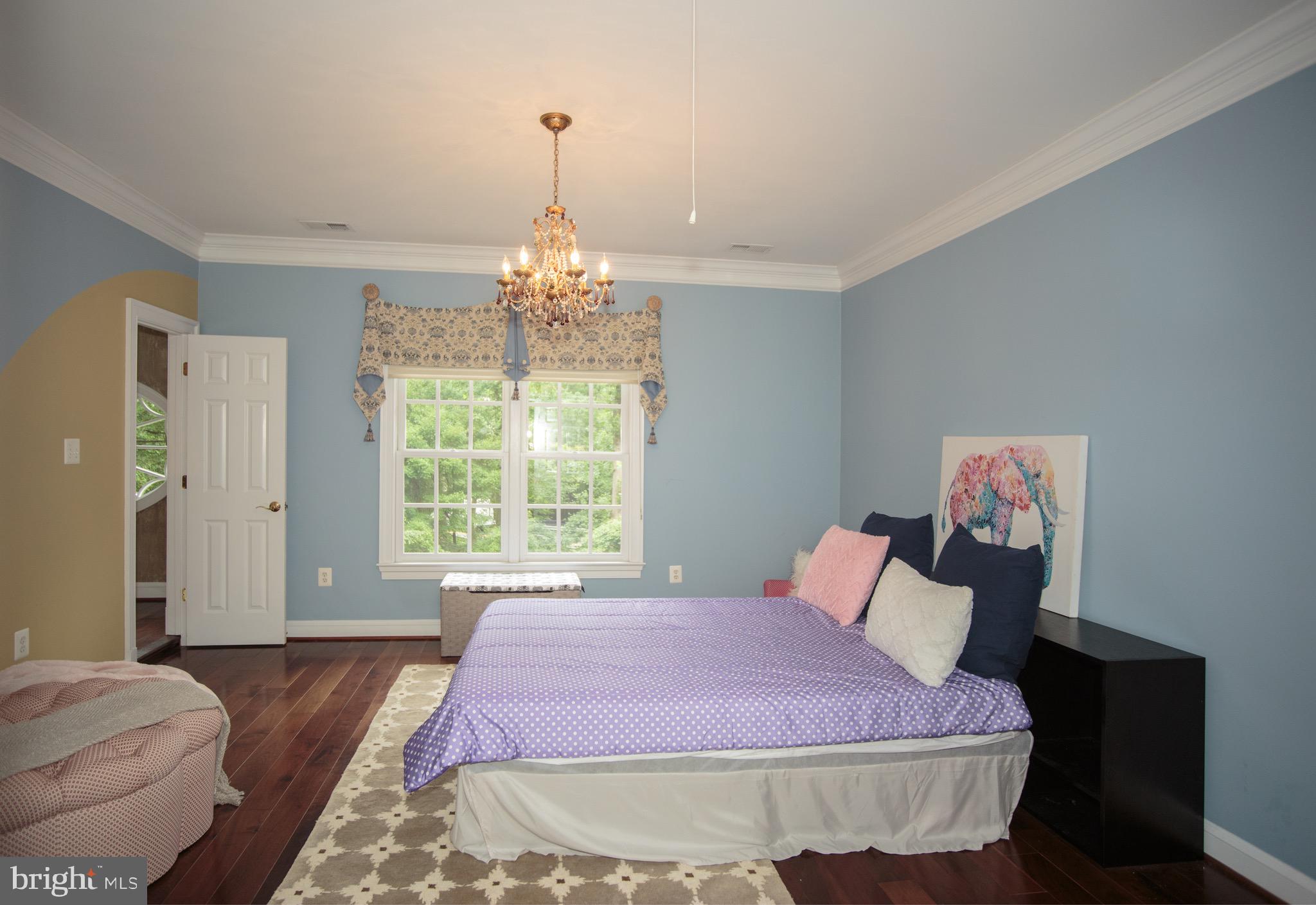 6125 OLD DOMINION DR