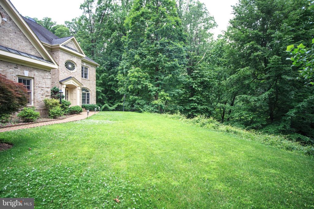 6125 OLD DOMINION DR