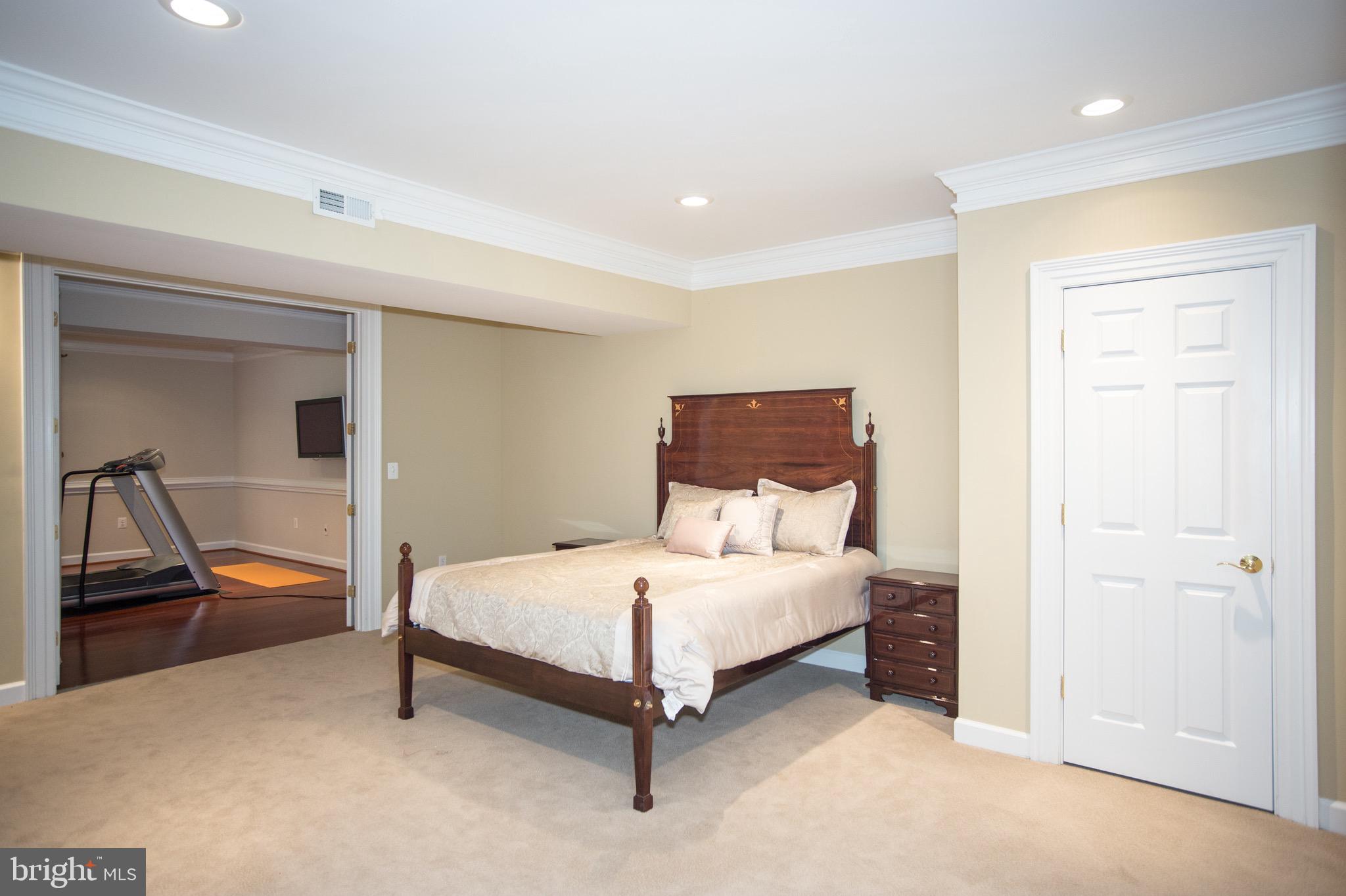 6125 OLD DOMINION DR