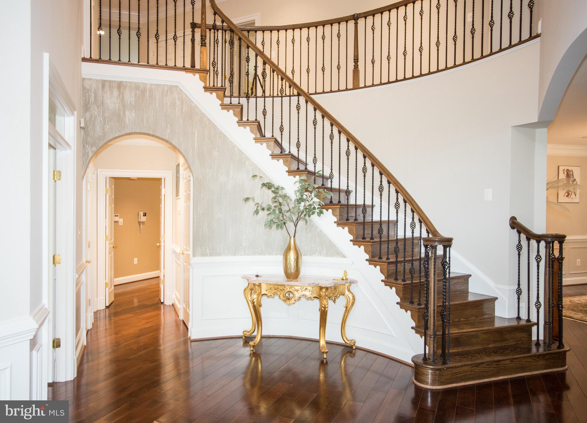6125 OLD DOMINION DR