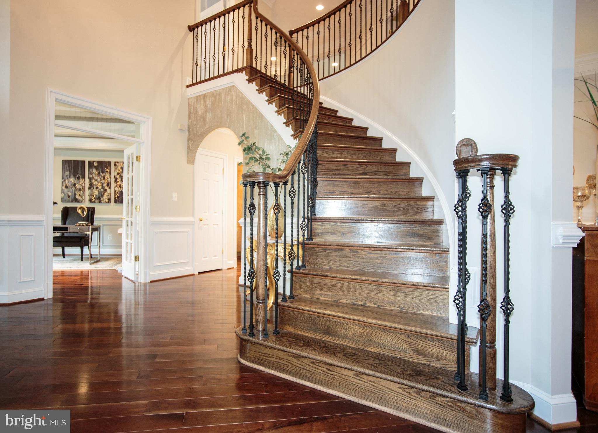 6125 OLD DOMINION DR