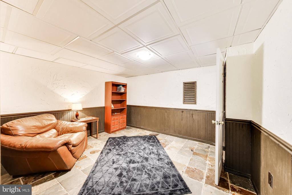8404 CHILLUM COURT
