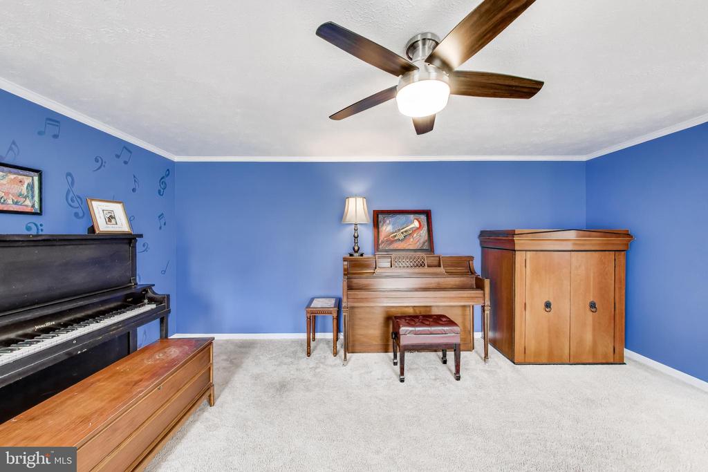 8404 CHILLUM COURT