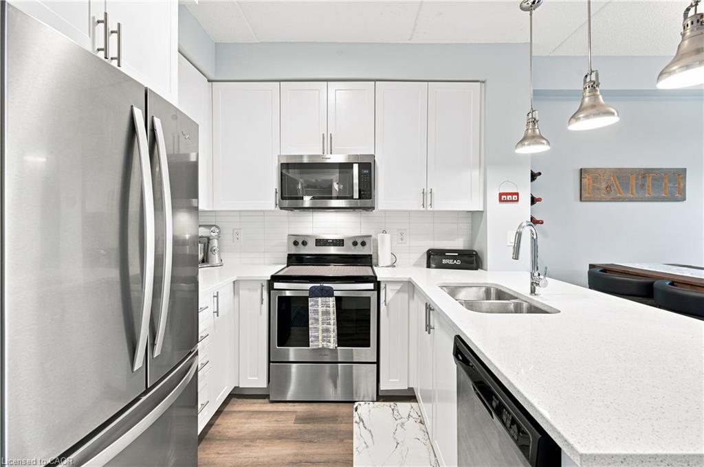126-610 Farmstead Drive Unit: 126