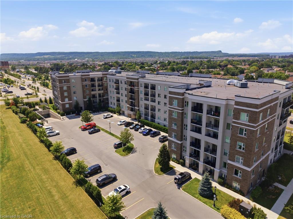 126-610 Farmstead Drive Unit: 126