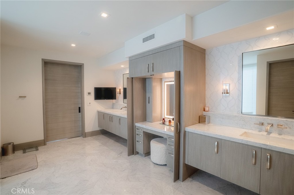 5 Pacific Ridge Place