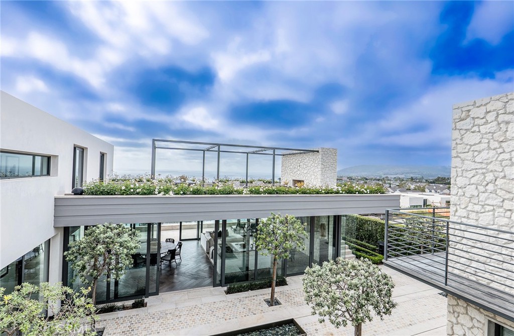 5 Pacific Ridge Place