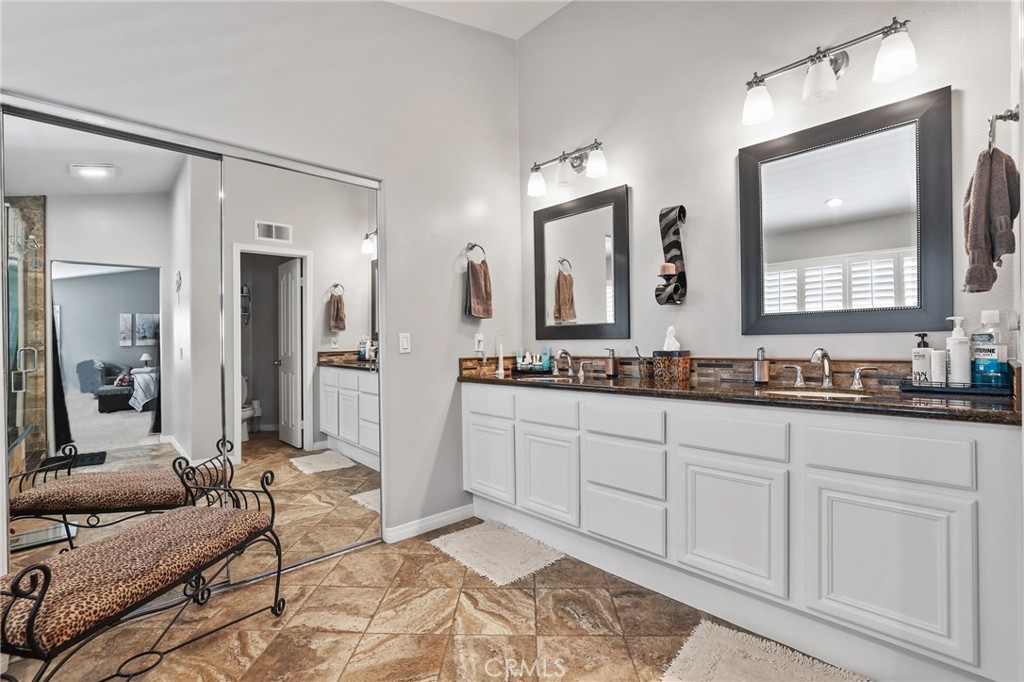 22701 Foxridge