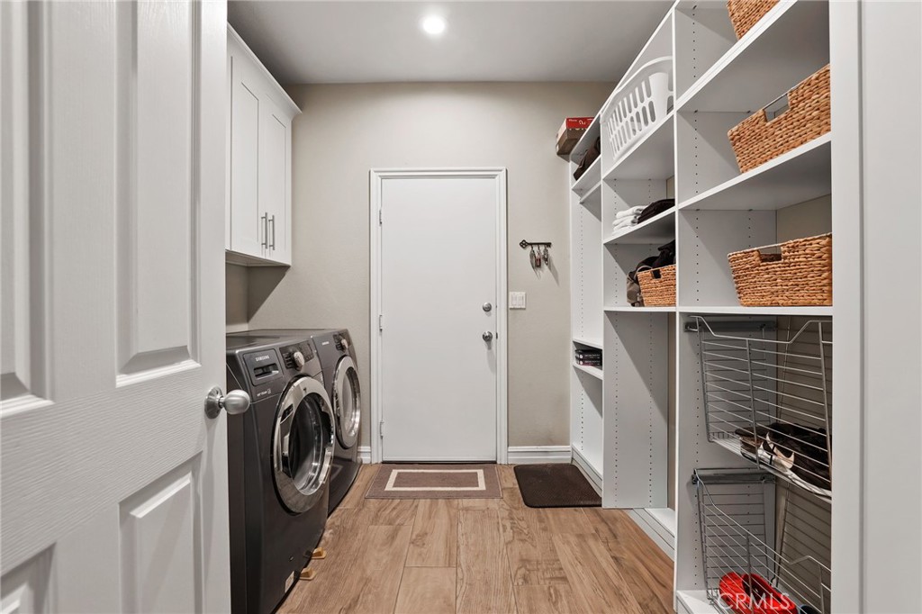 22701 Foxridge