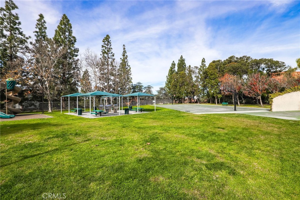 22701 Foxridge
