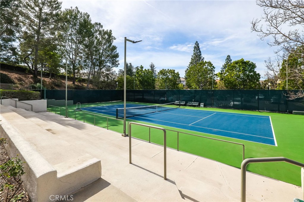 22701 Foxridge