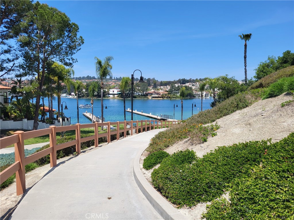22701 Foxridge