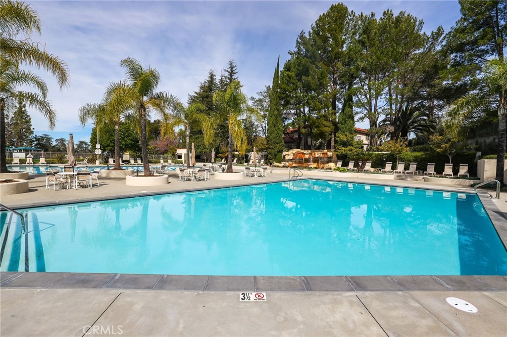 22701 Foxridge