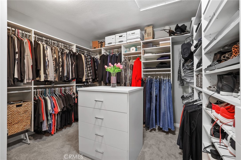 22701 Foxridge