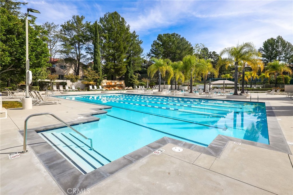 22701 Foxridge