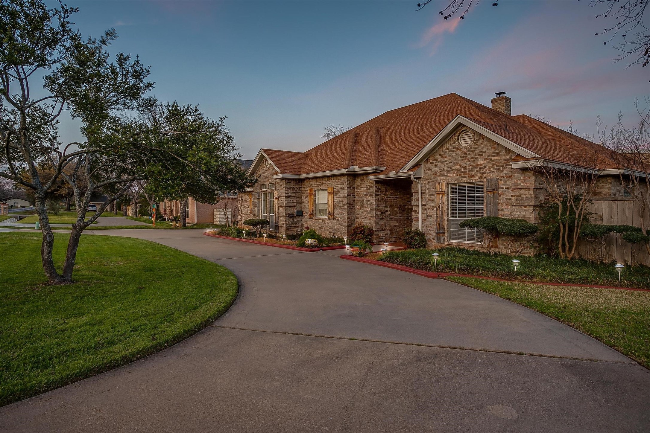 8915 Woodlawn Drive