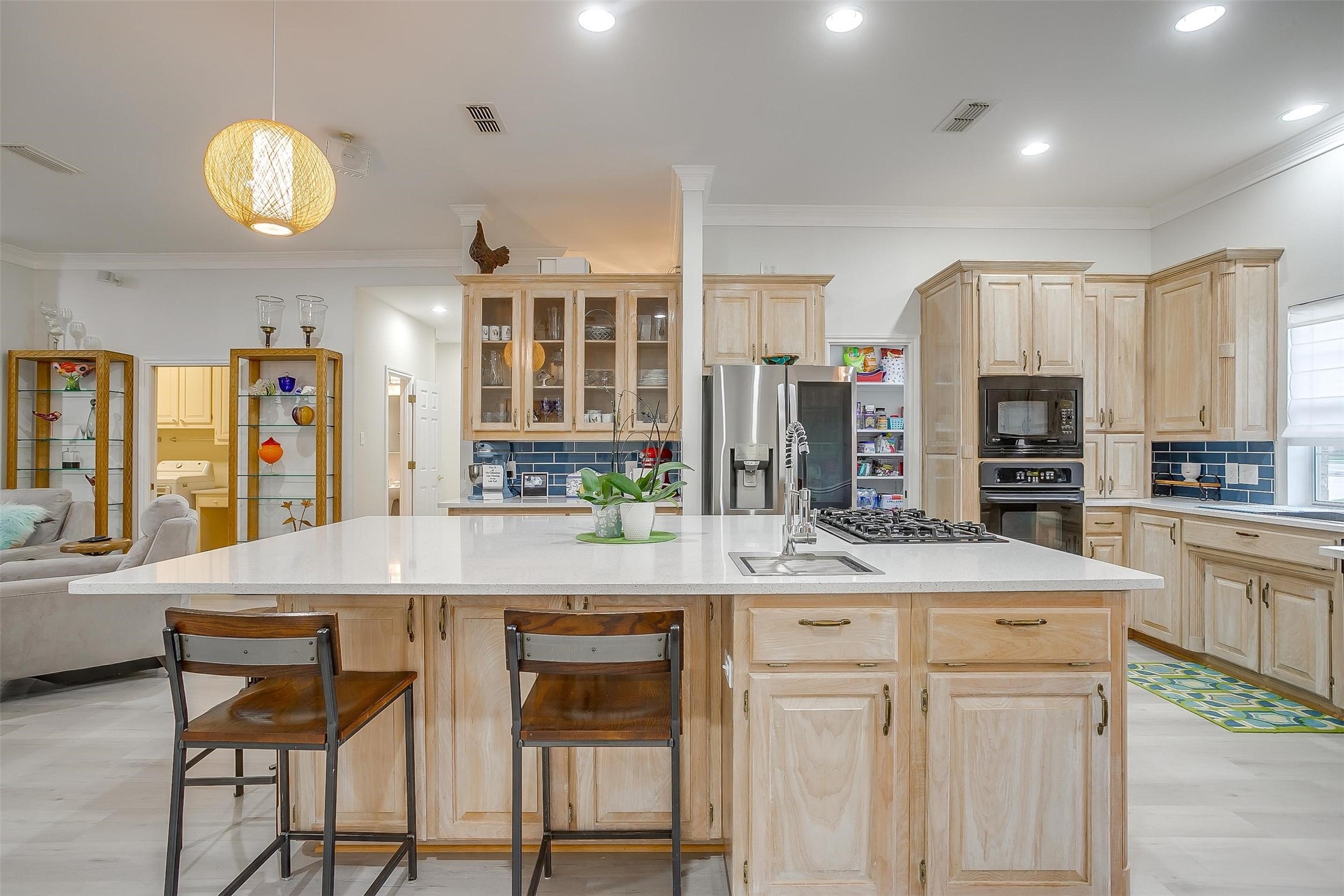 8915 Woodlawn Drive