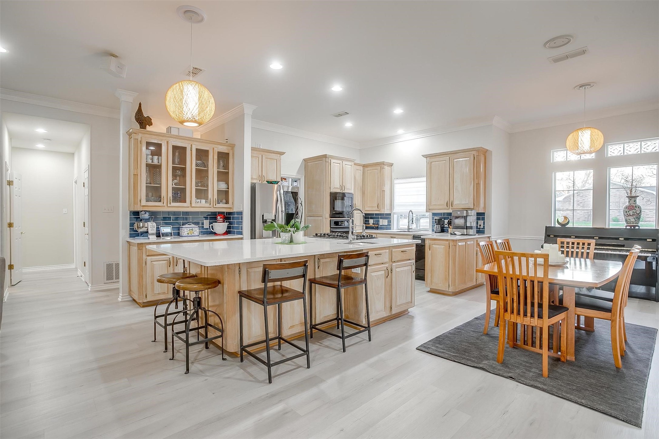 8915 Woodlawn Drive