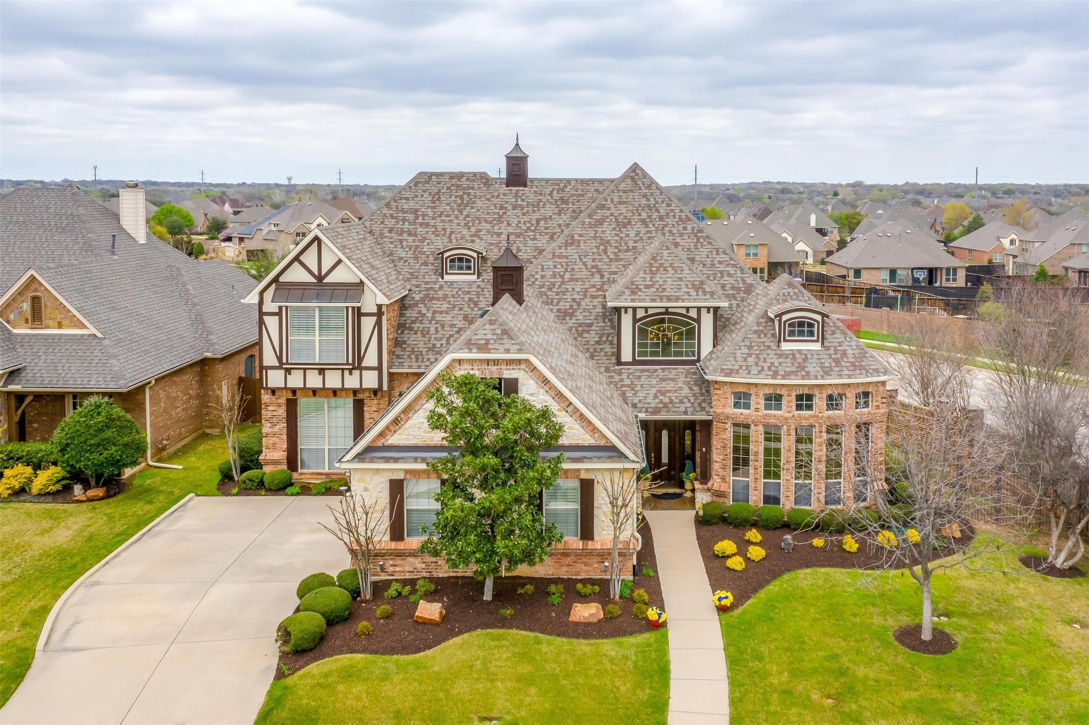 7725 Silverleaf Drive