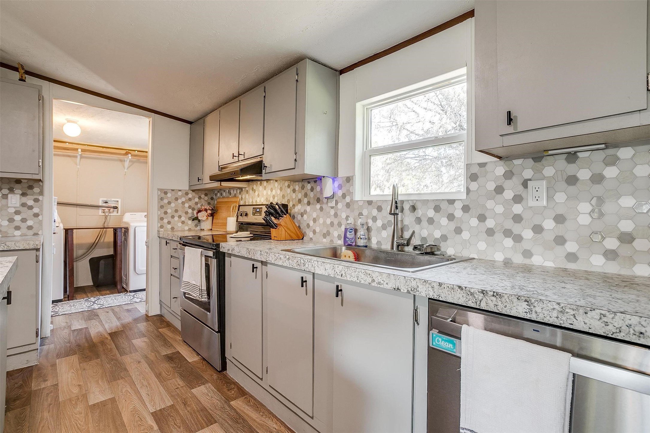 4801 Cedar Hill Drive