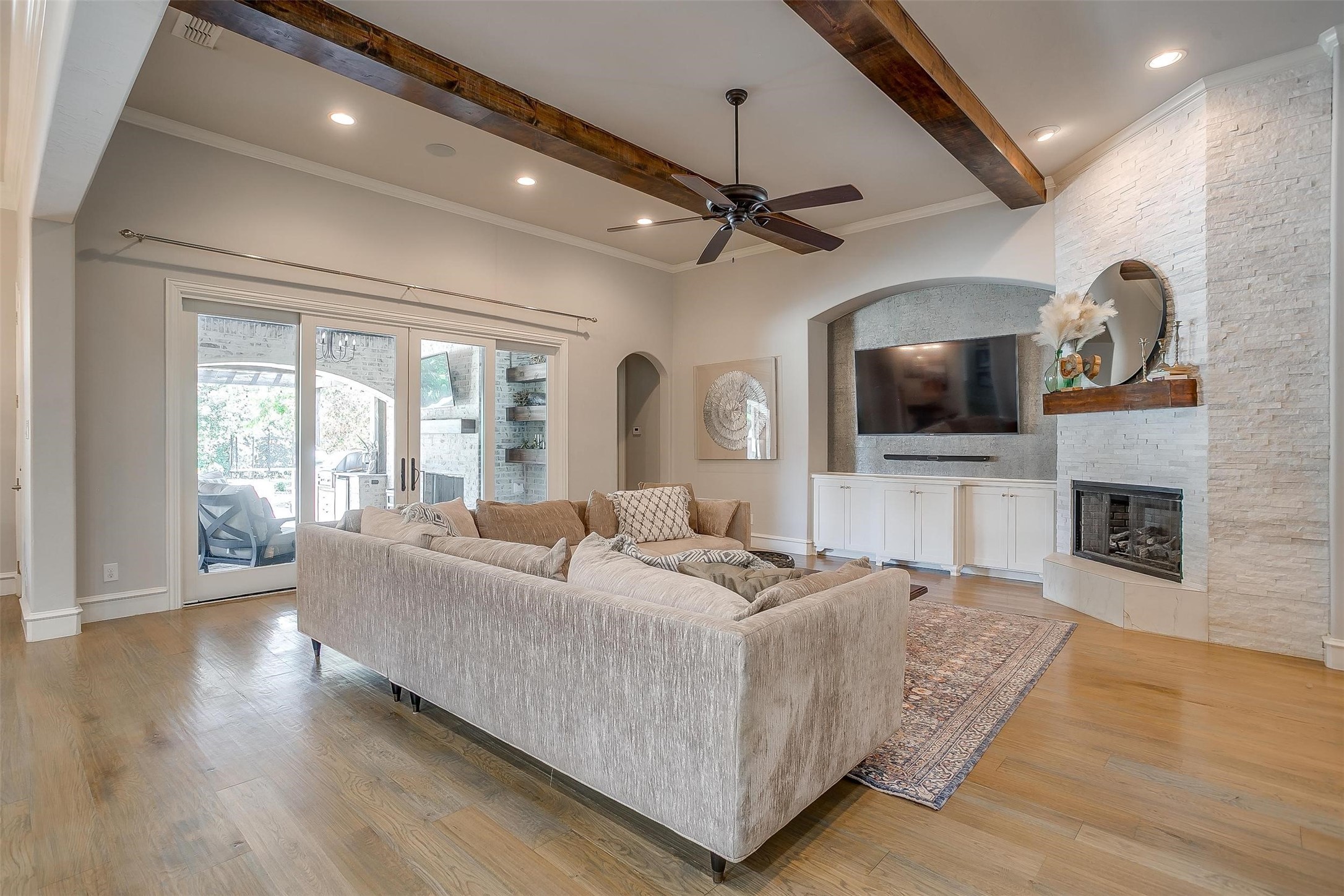 8328 Red Rose Trail