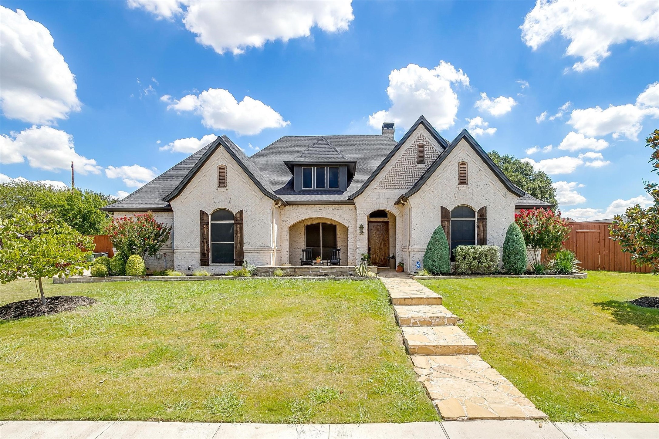 8328 Red Rose Trail