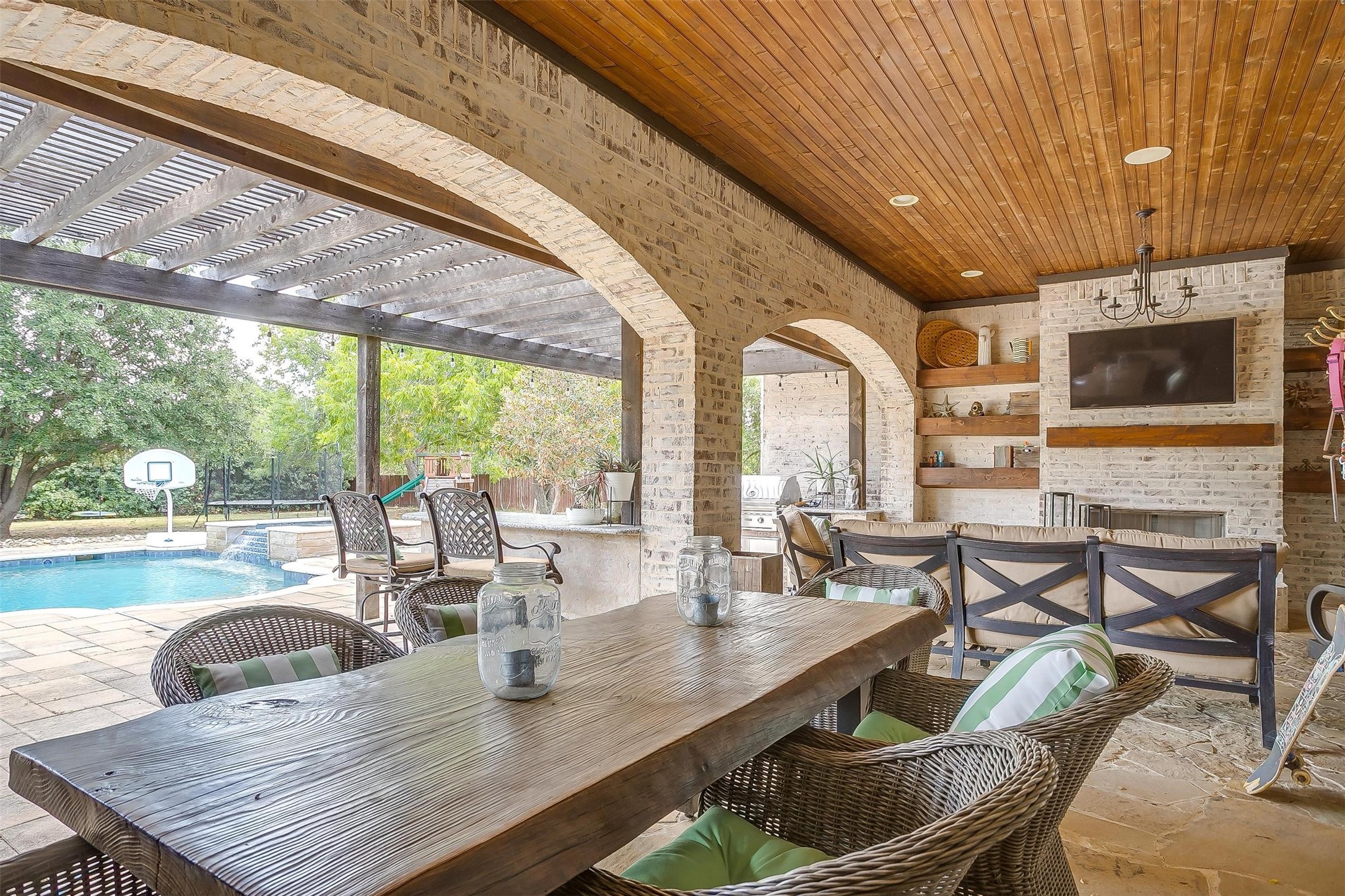 8328 Red Rose Trail