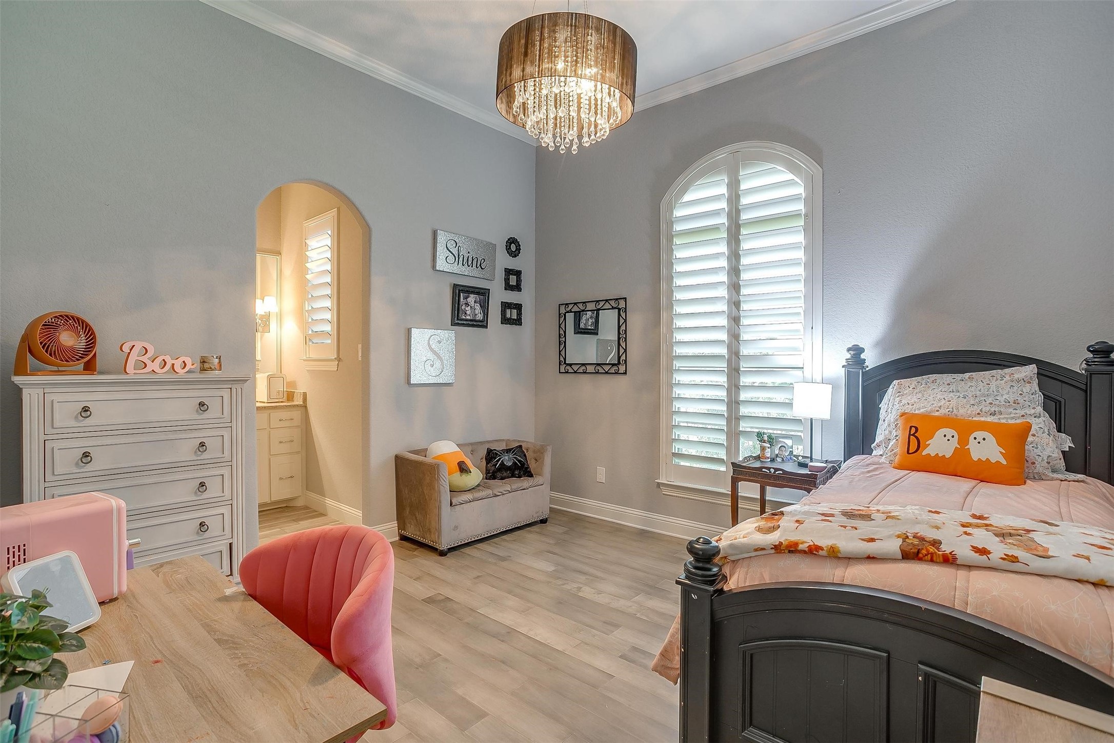 8328 Red Rose Trail