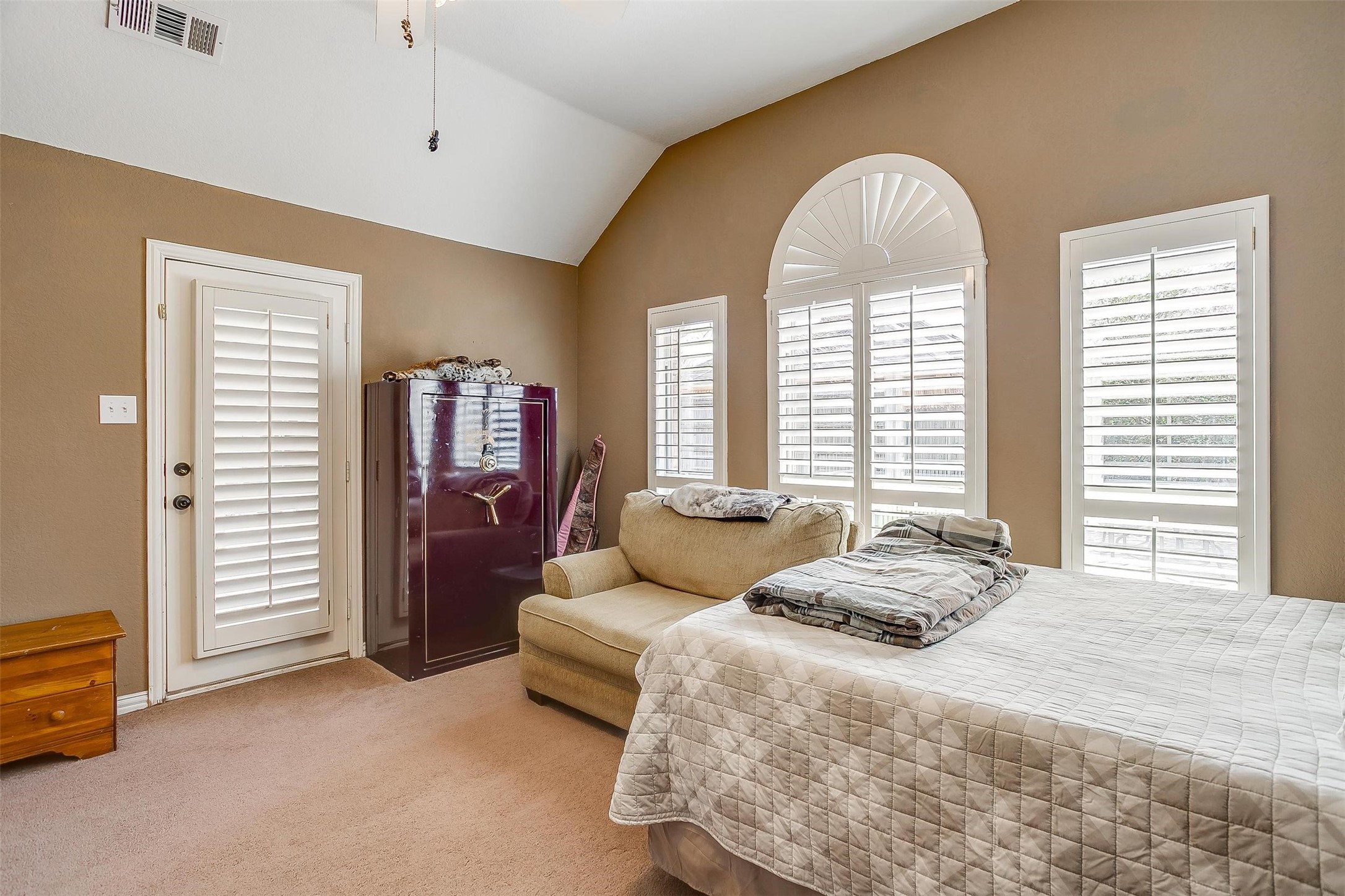 4 Velvet Court