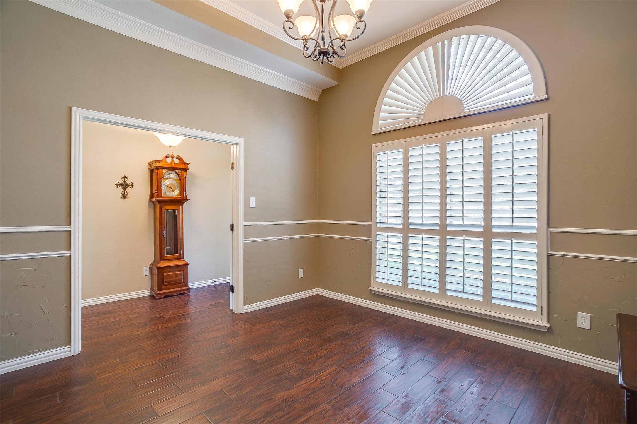 4 Velvet Court