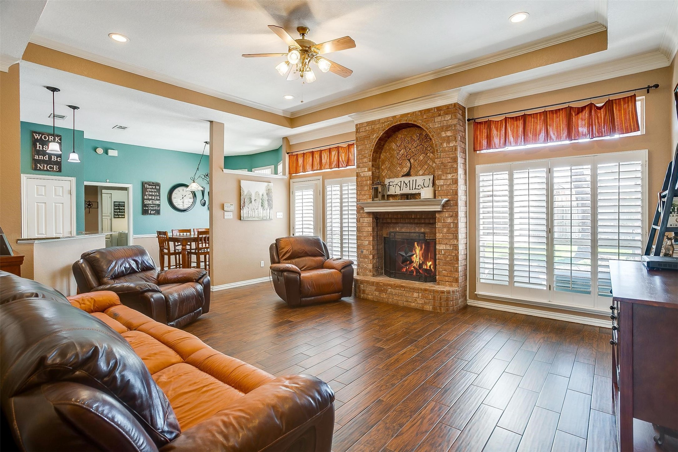 4 Velvet Court