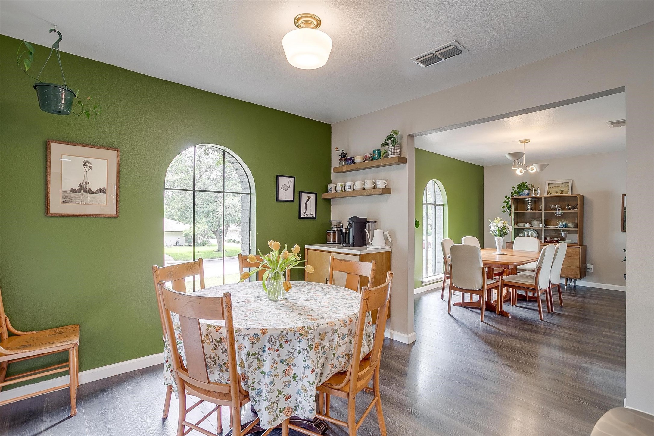 6325 Wallingford Drive