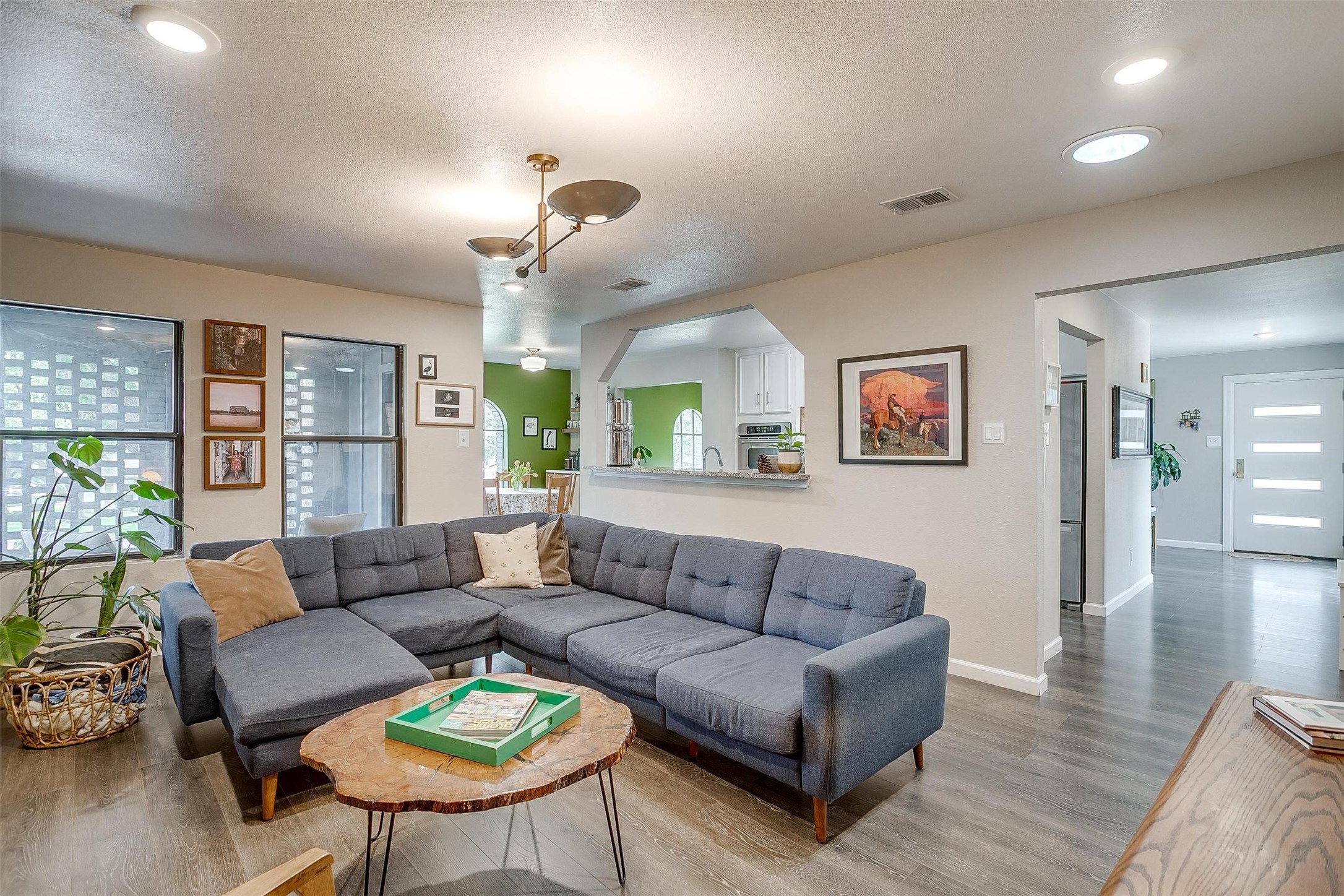 6325 Wallingford Drive