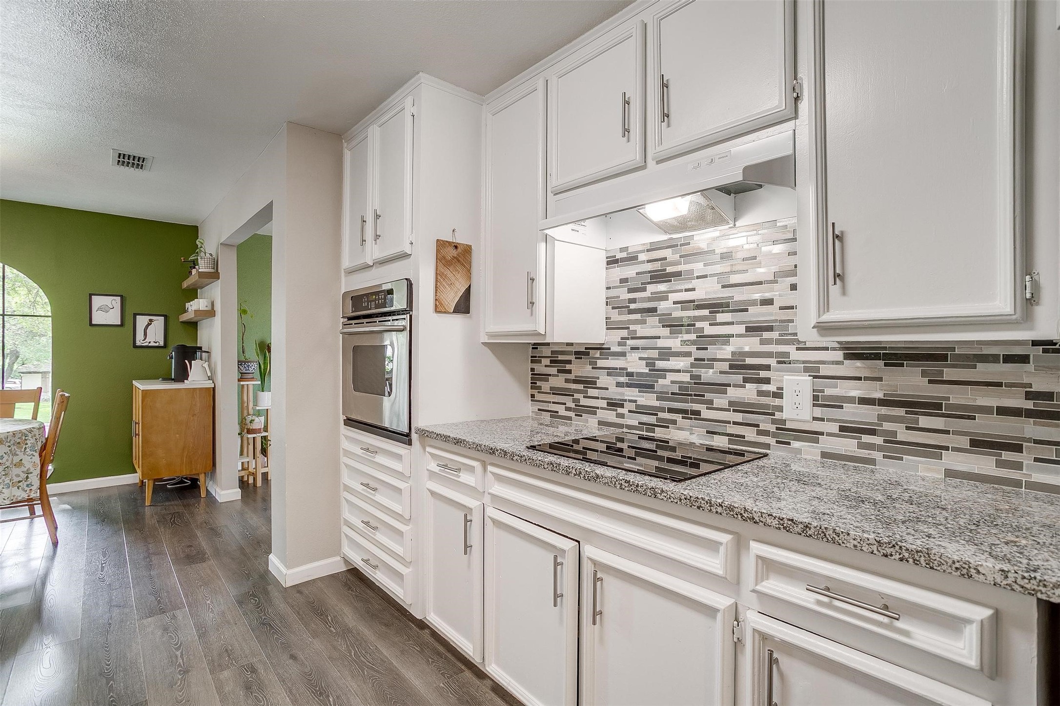 6325 Wallingford Drive