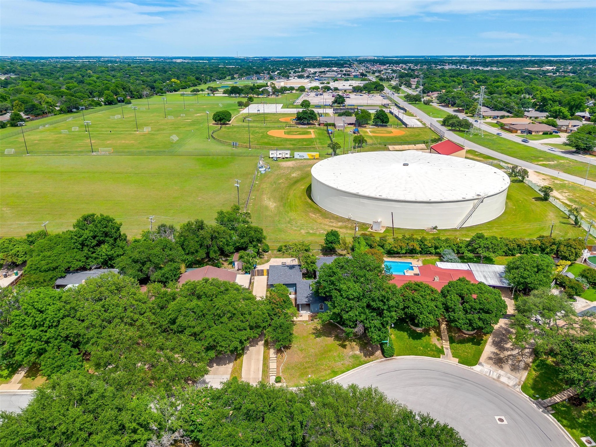 6325 Wallingford Drive