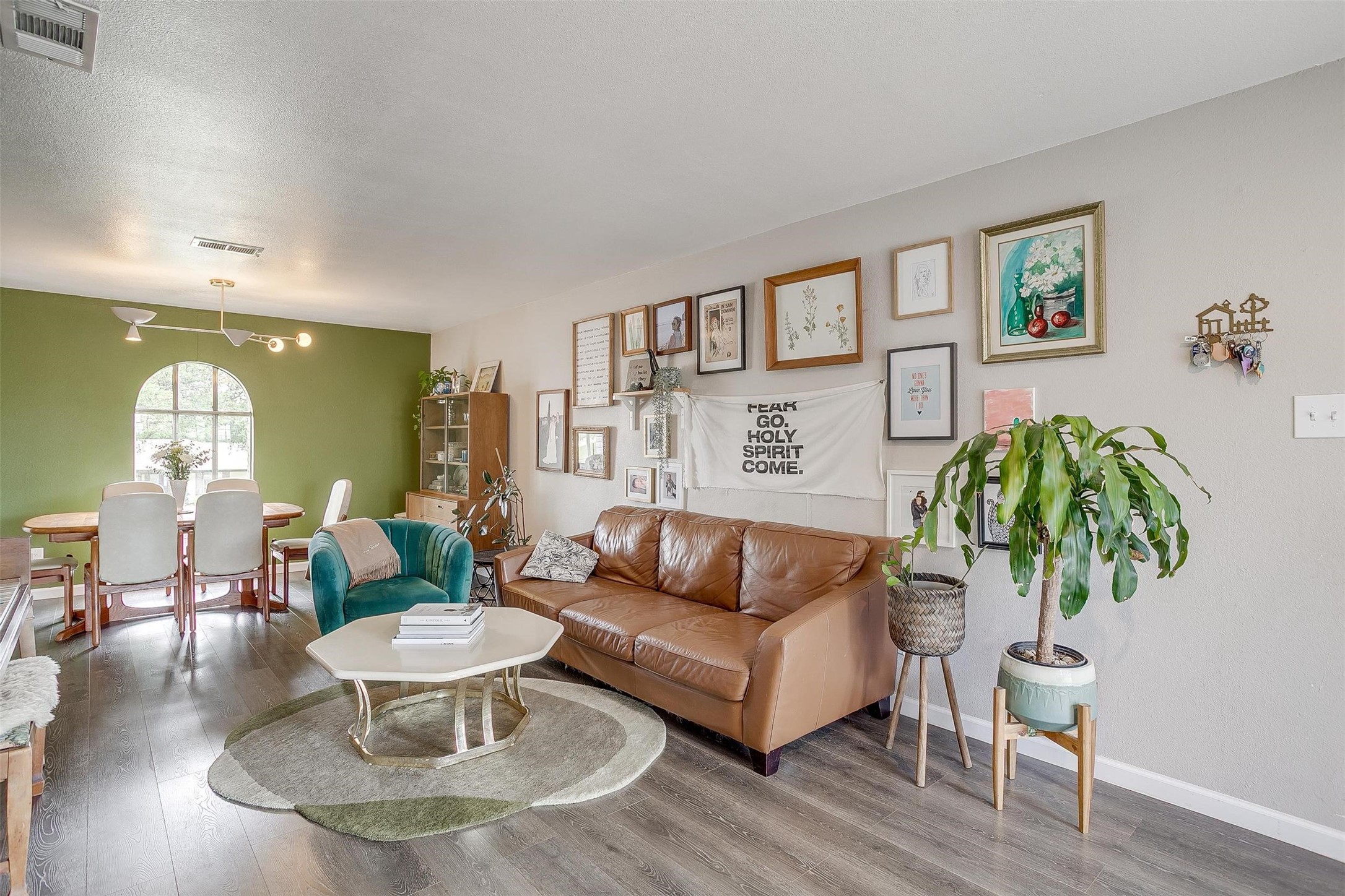 6325 Wallingford Drive