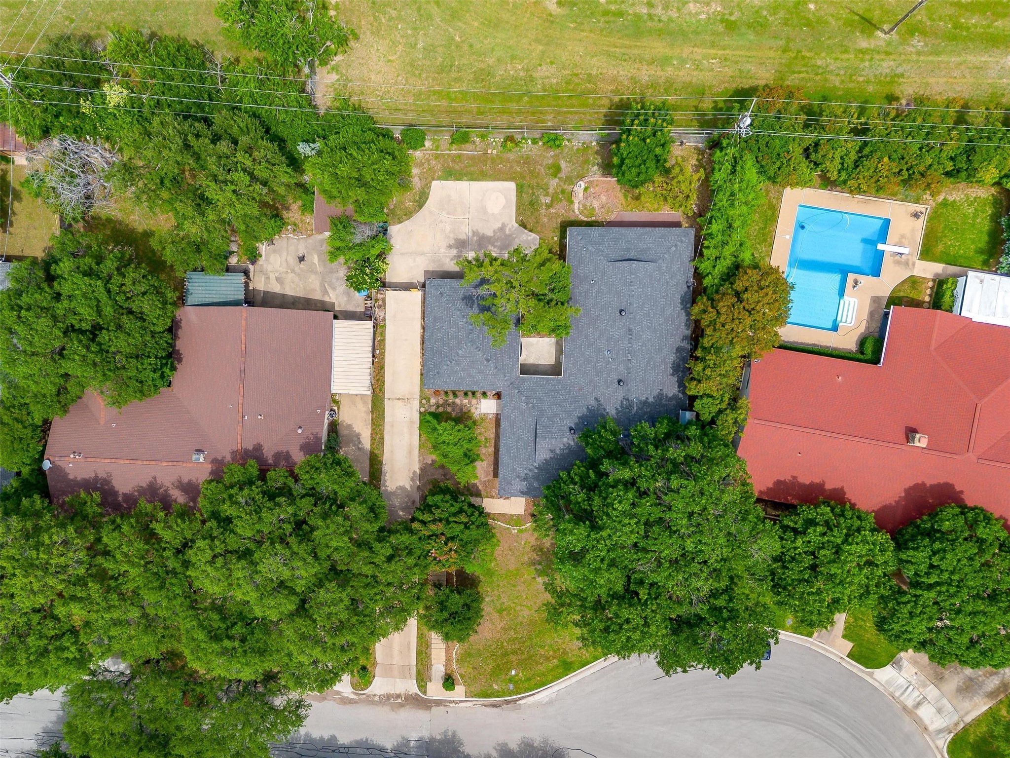 6325 Wallingford Drive