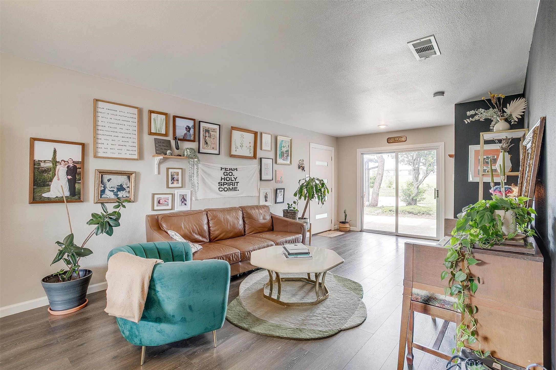 6325 Wallingford Drive