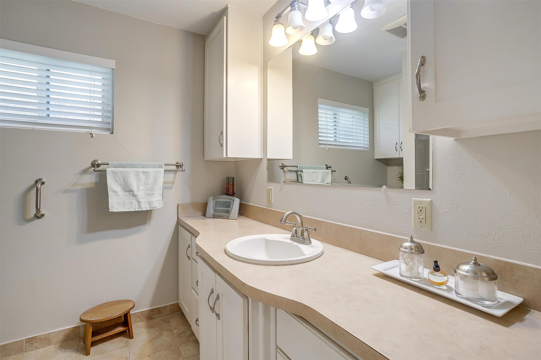 5805 Circular Drive