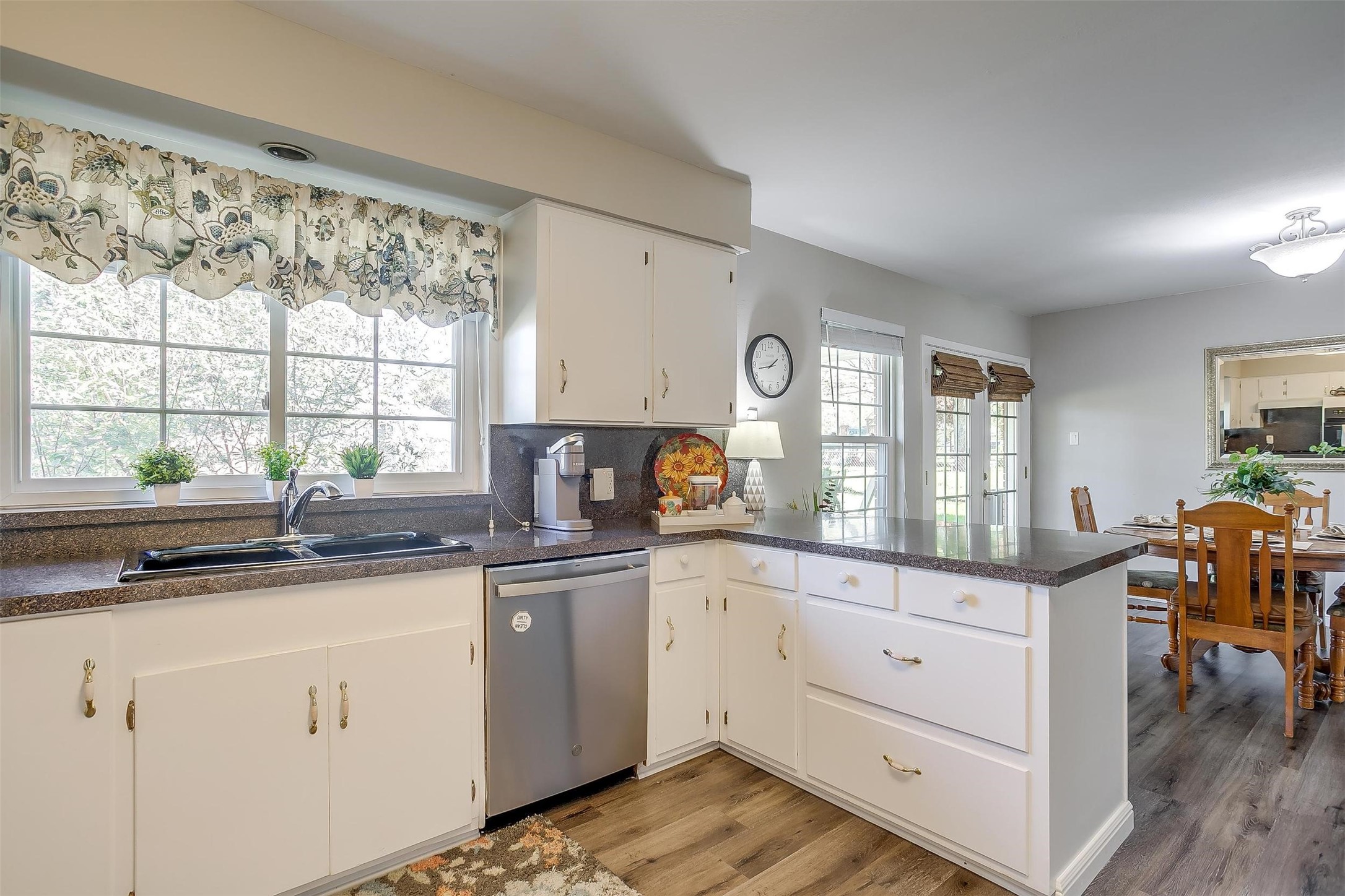 5805 Circular Drive