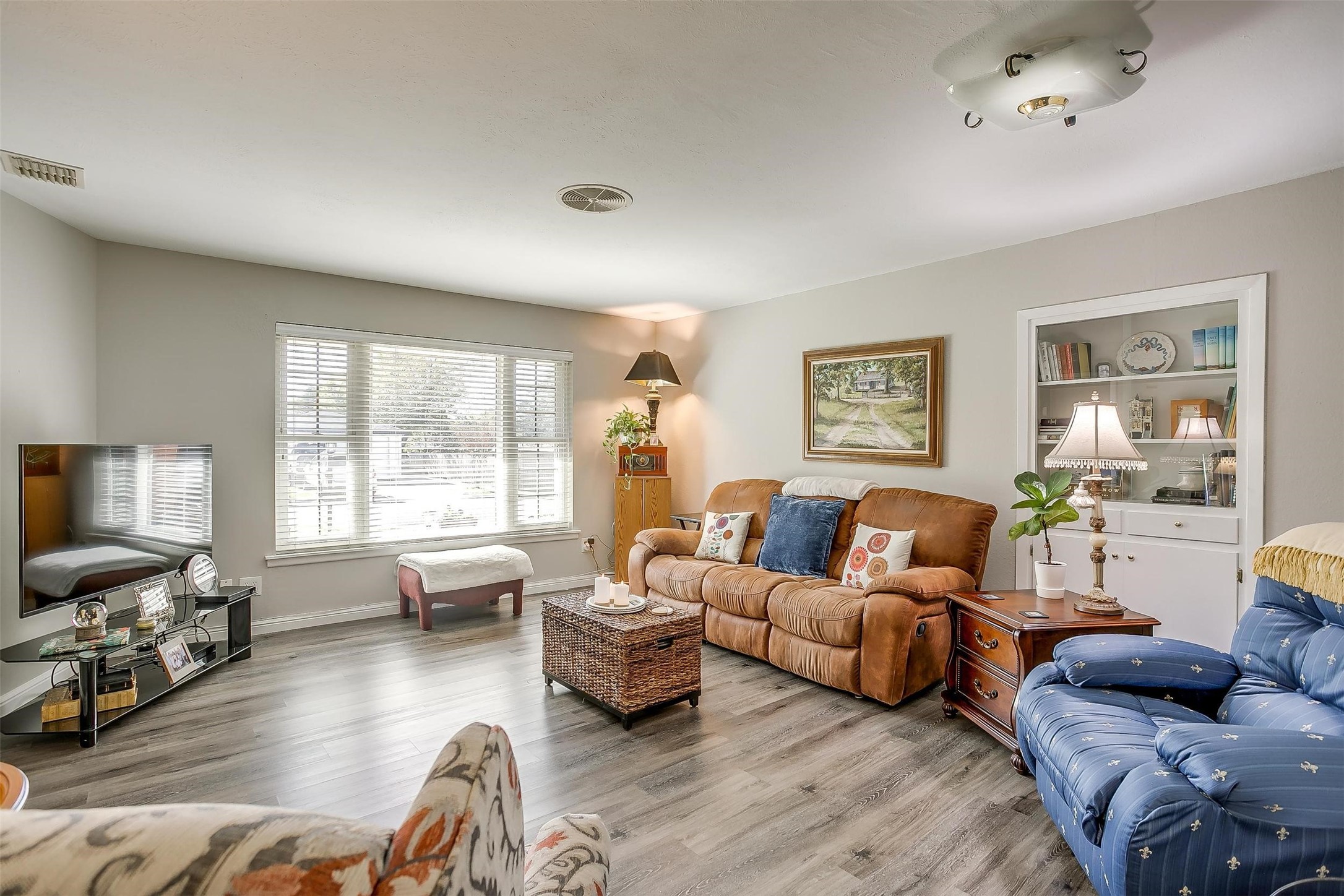 5805 Circular Drive