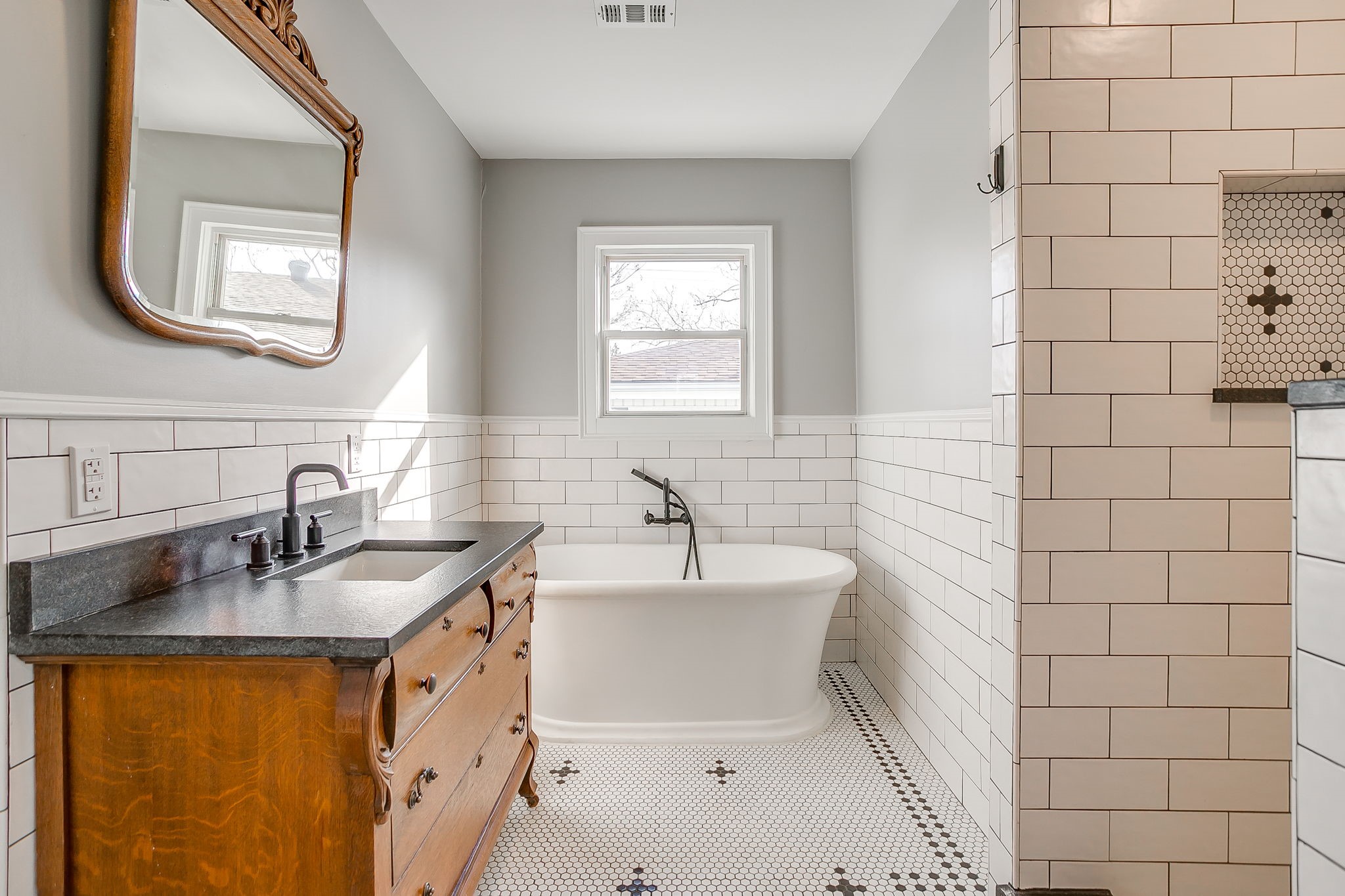 4605 Birchman Avenue