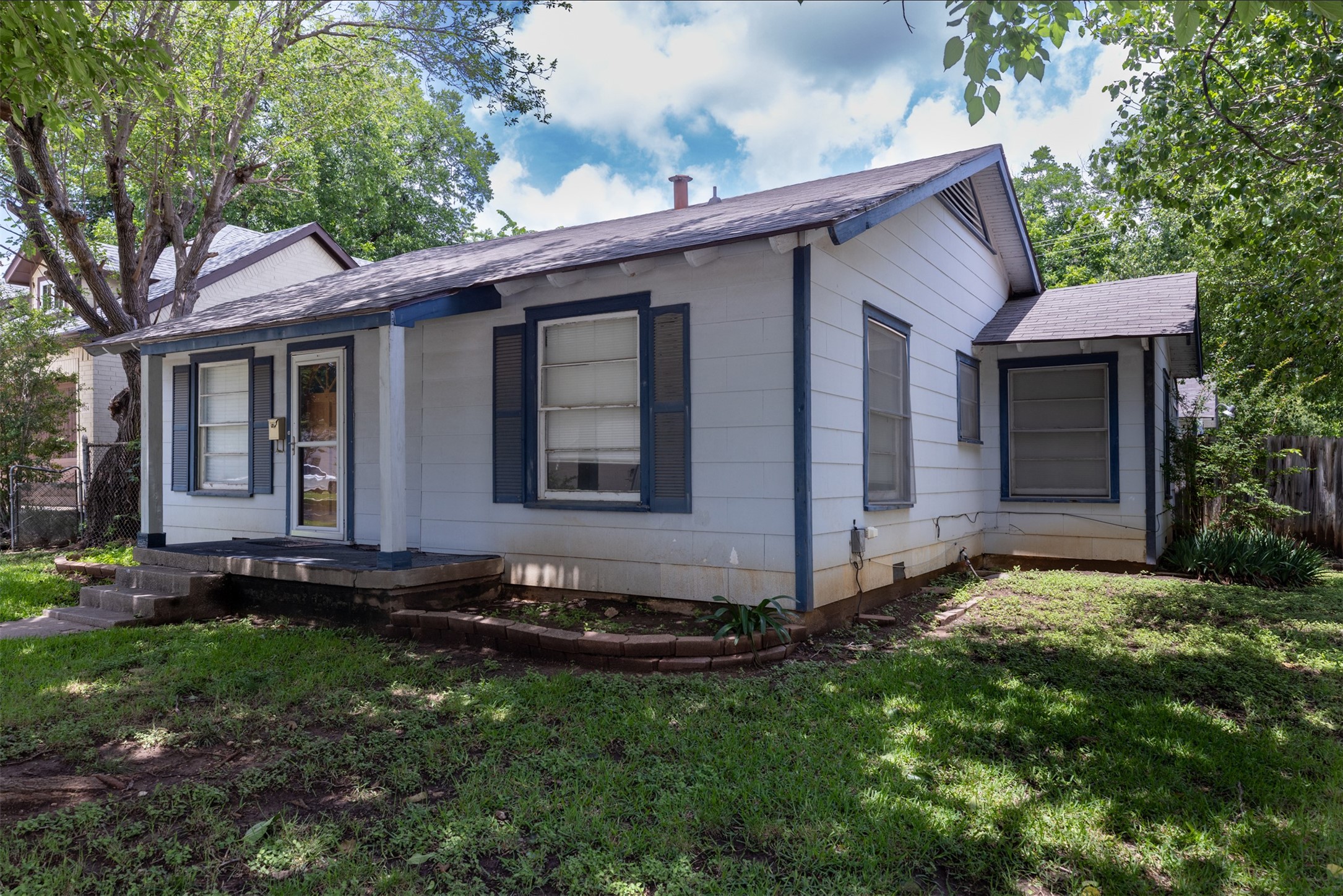 3800 El Campo Avenue