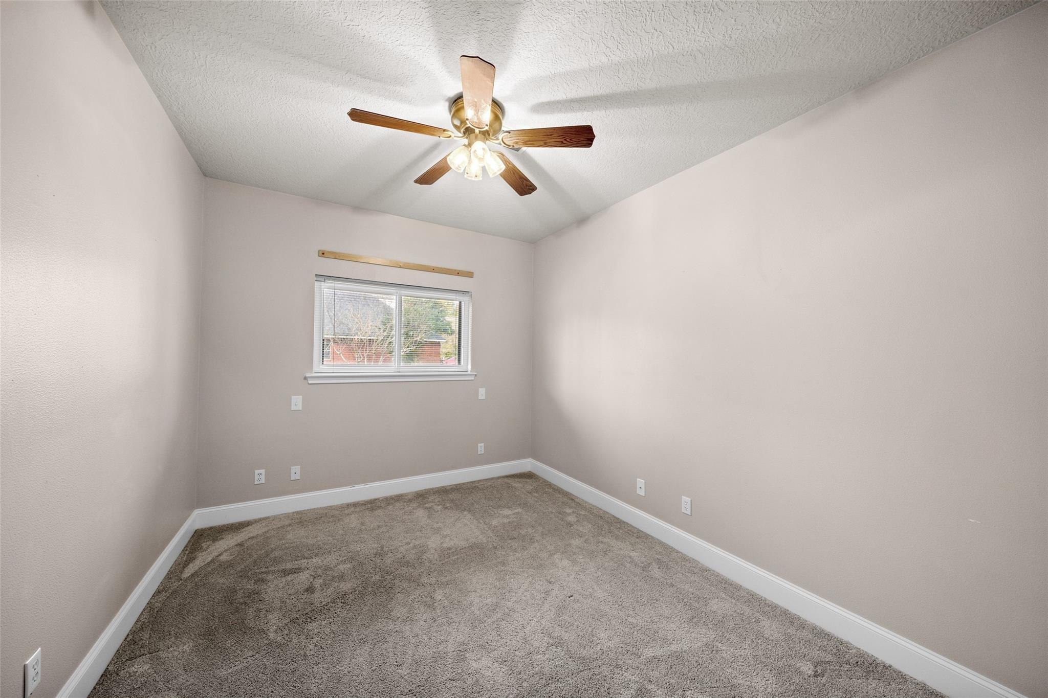 20256 Ivy Point Circle