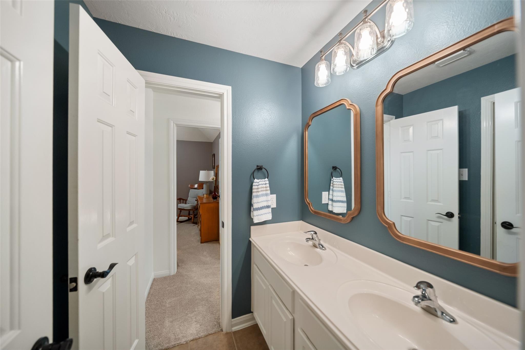 18118 Outback Lakes Trail