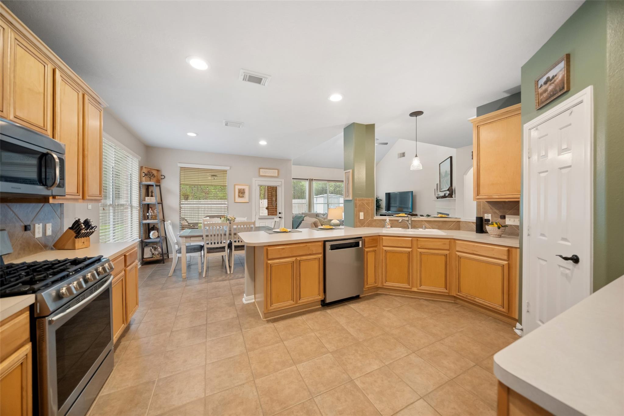 18118 Outback Lakes Trail